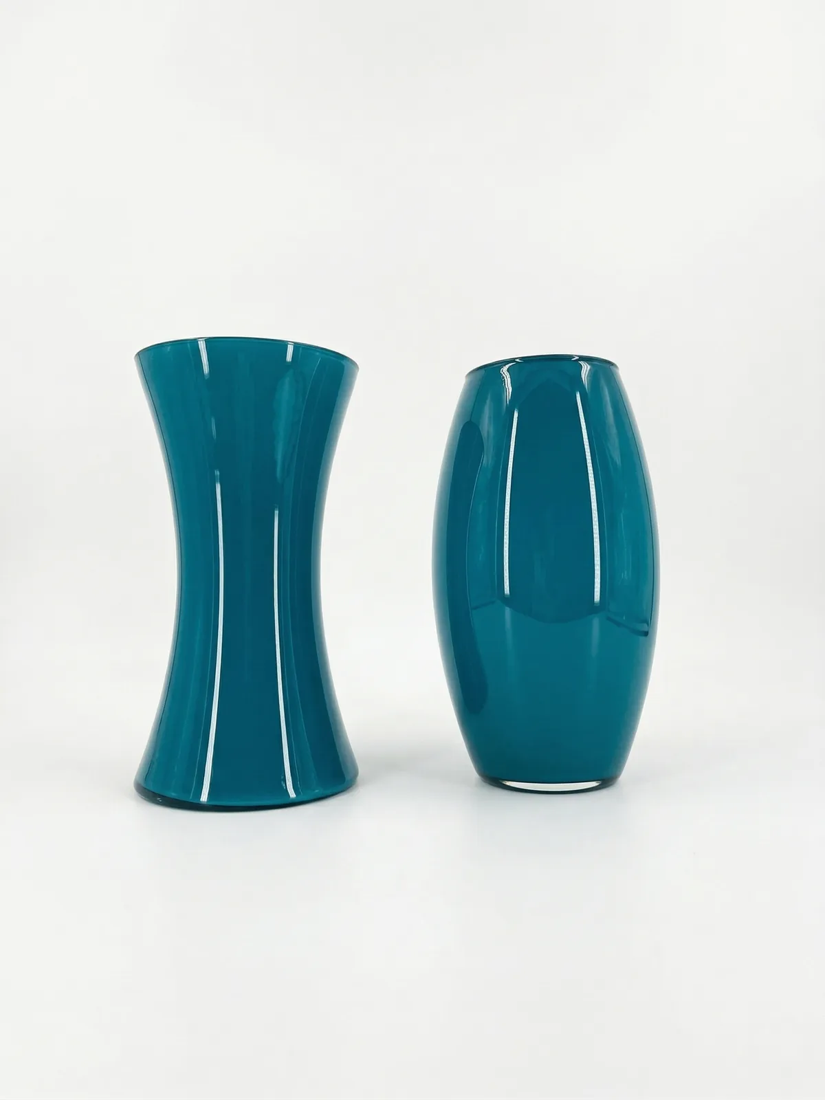 Kit com Dois Vasos de Vidro